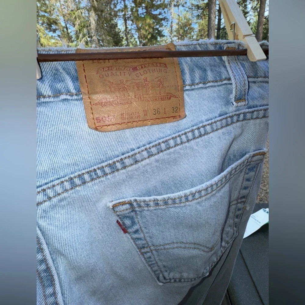 Levi’s 505 Men’s Jeans label is 36” x31”- actual is 35”x 31”